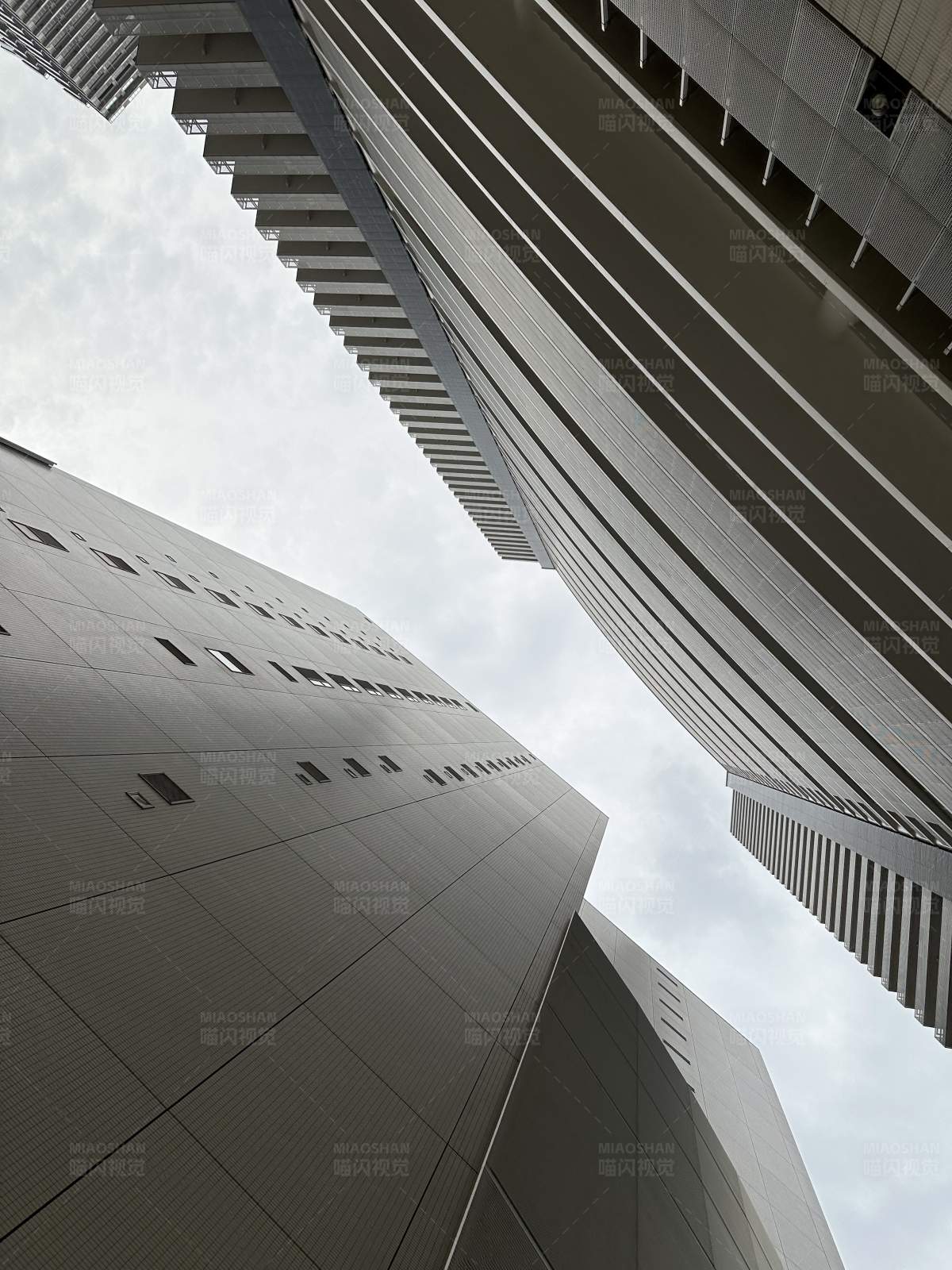現(xiàn)代建筑的仰視視角