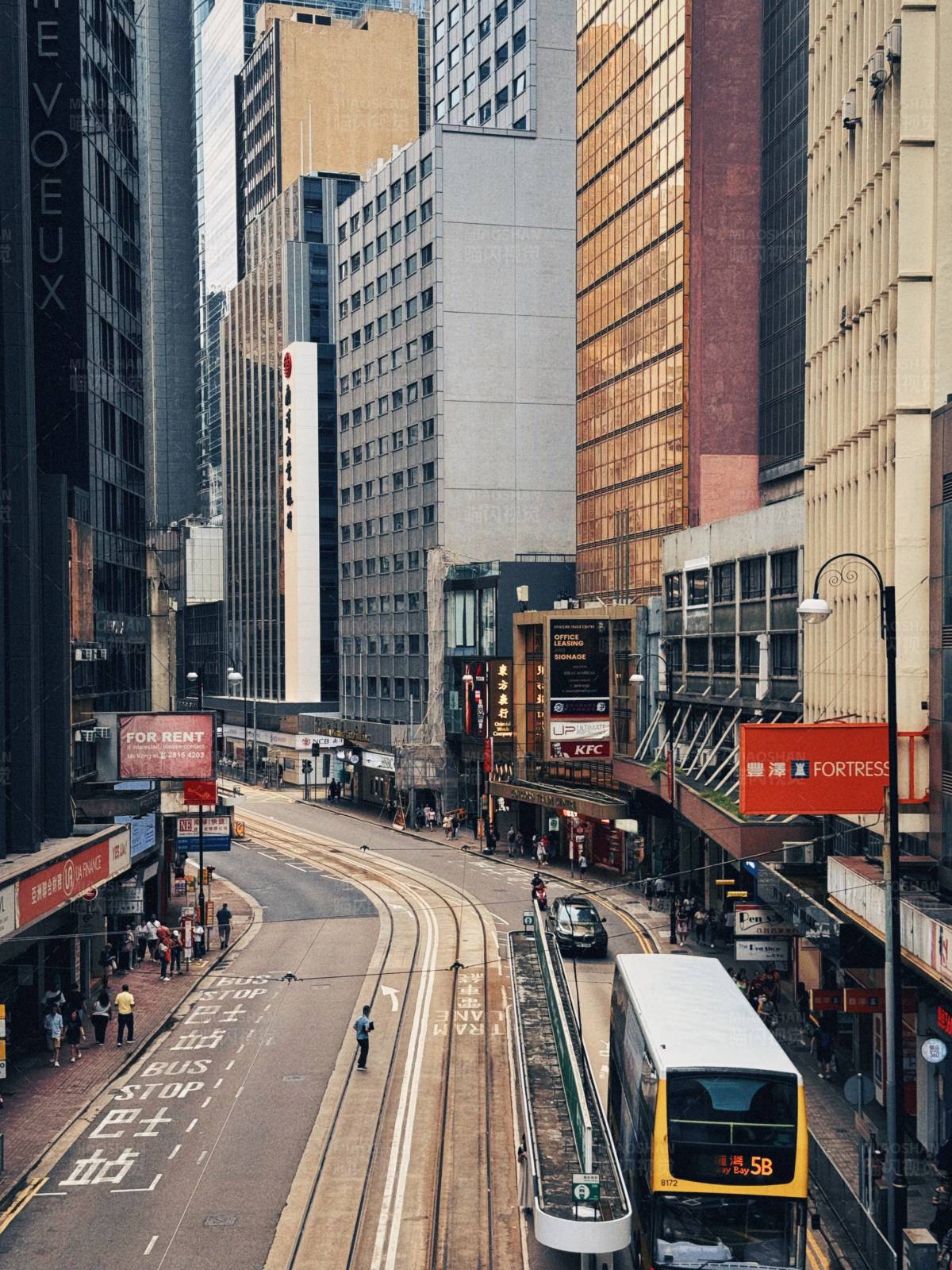 香港街頭電車與巴士