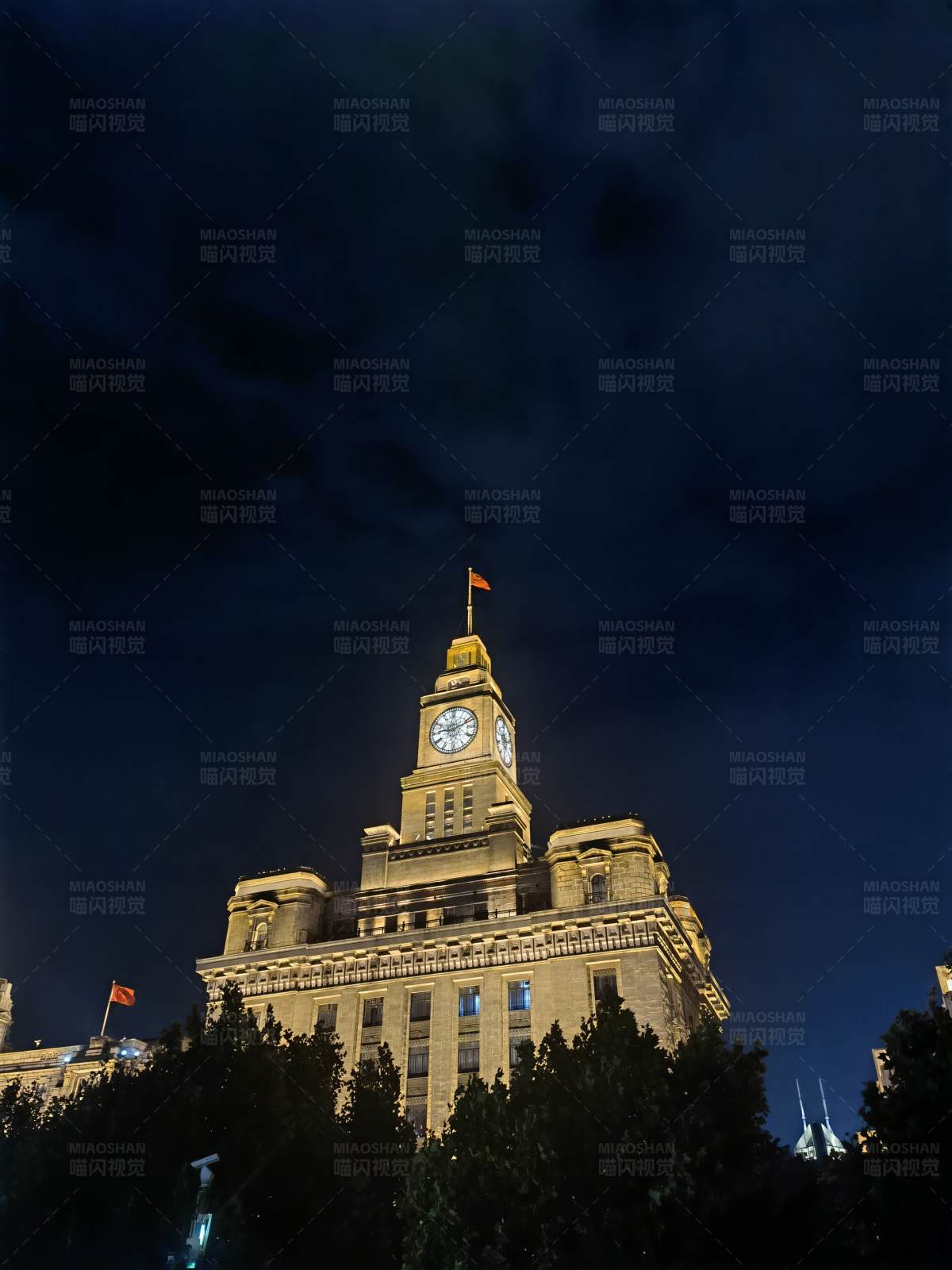 夜幕下的鐘樓