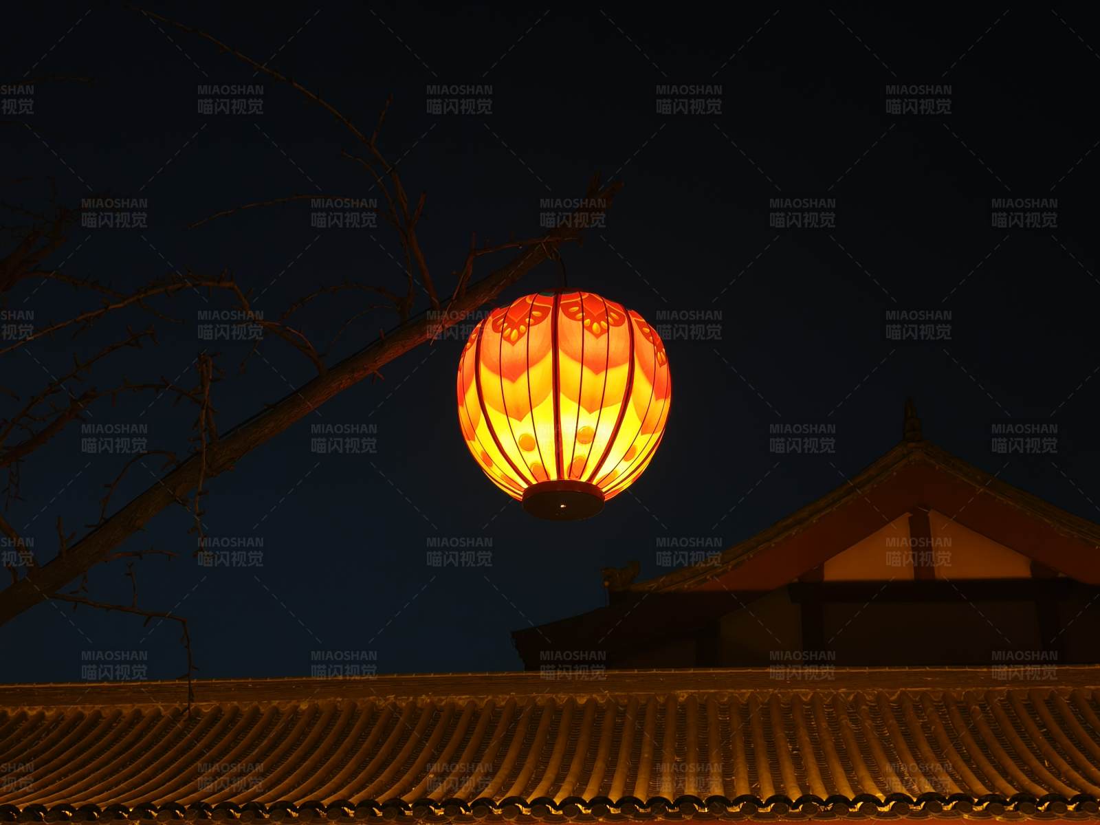 夜空中的燈籠