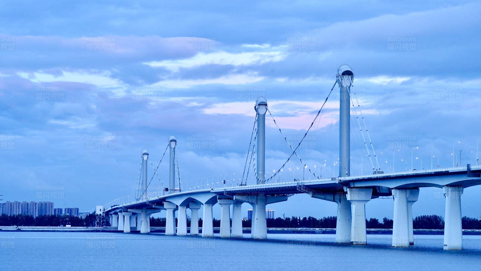 藍色大橋