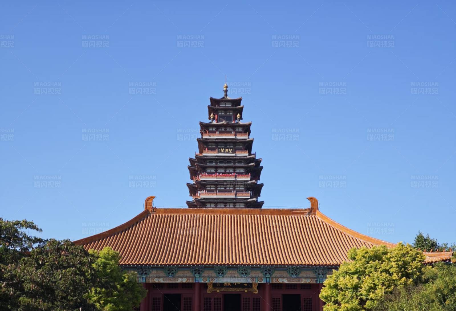 古塔雄姿
