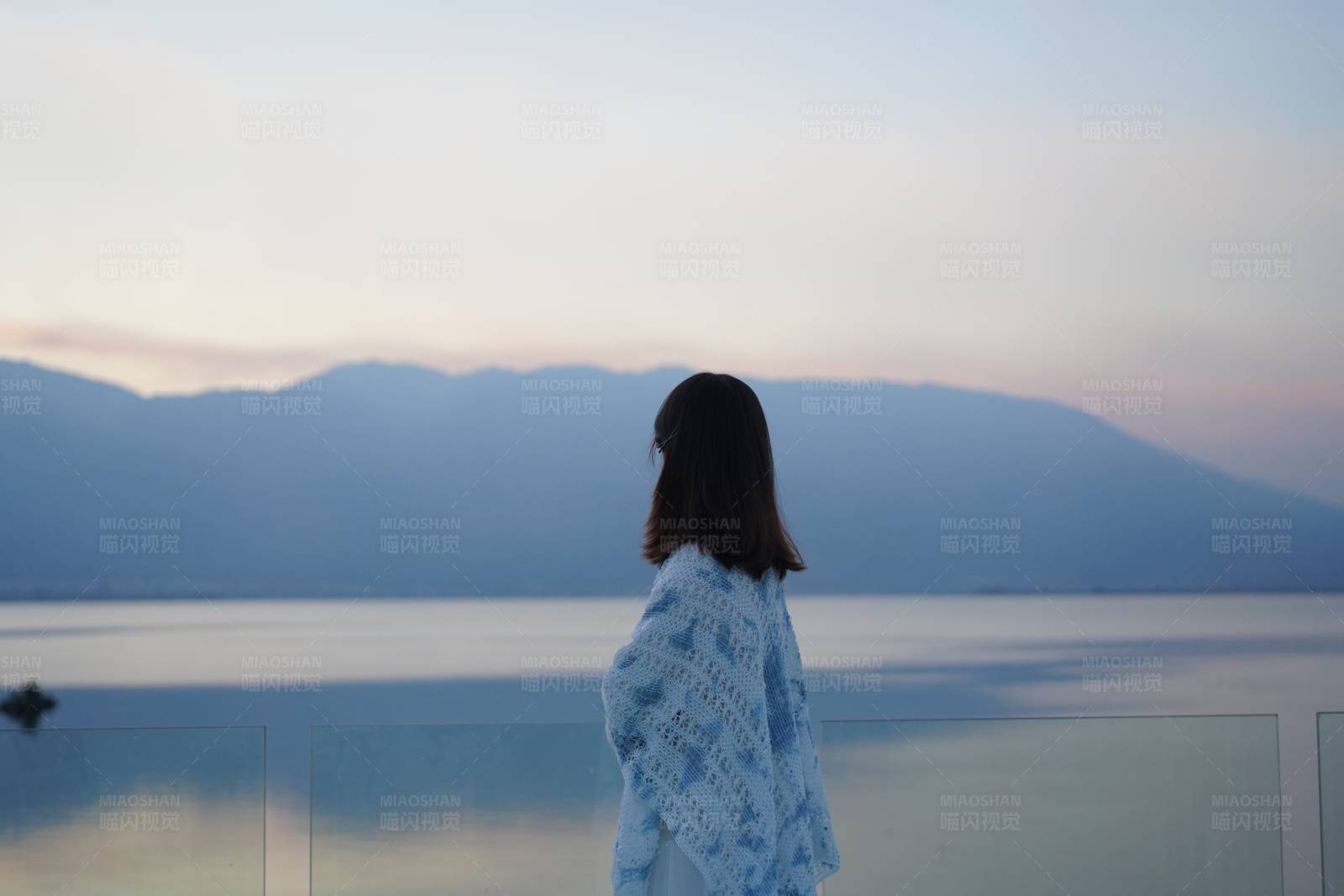 湖畔靜思