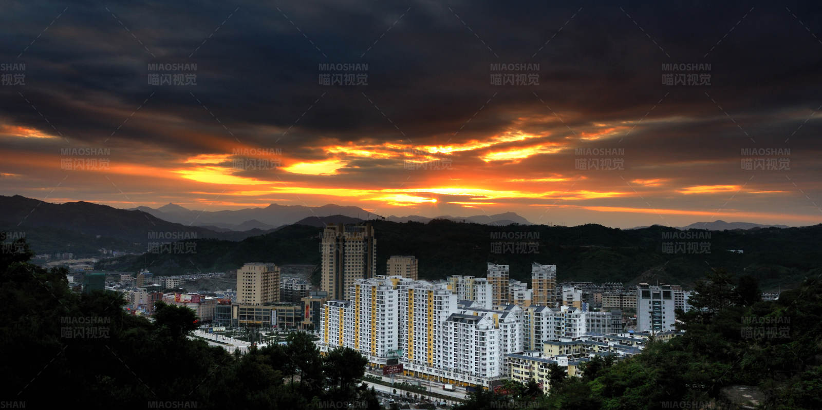 城市夕陽美景