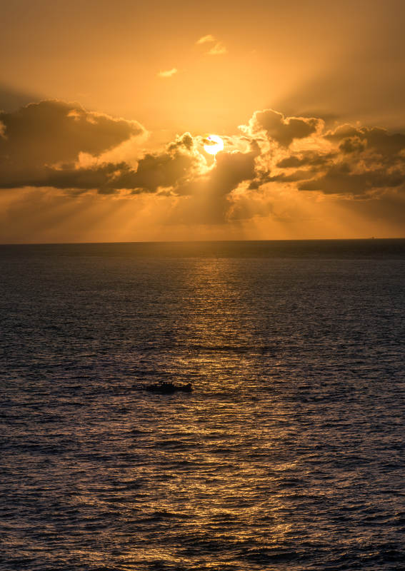 海上日落 光輝萬丈