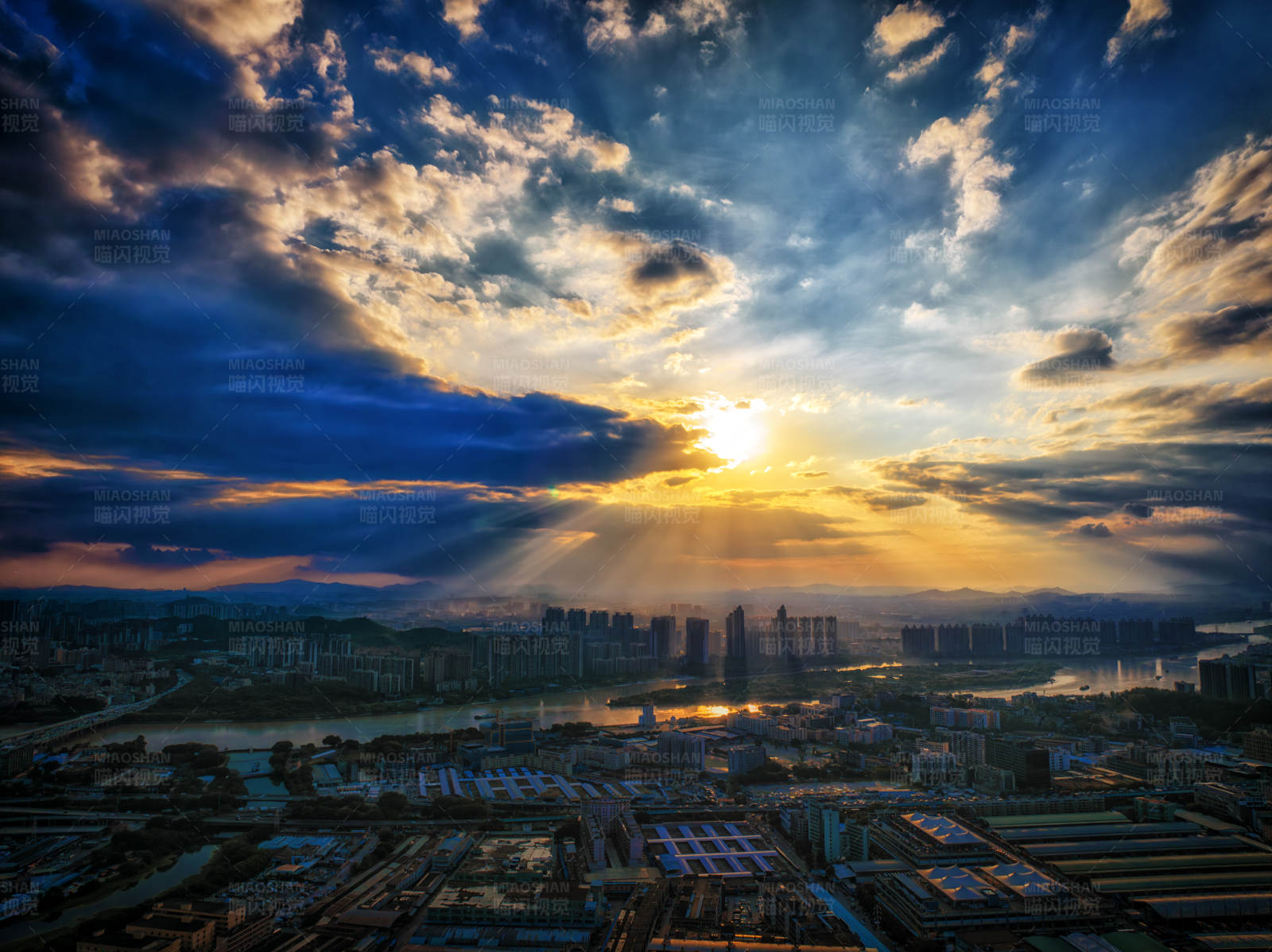 城市夕陽