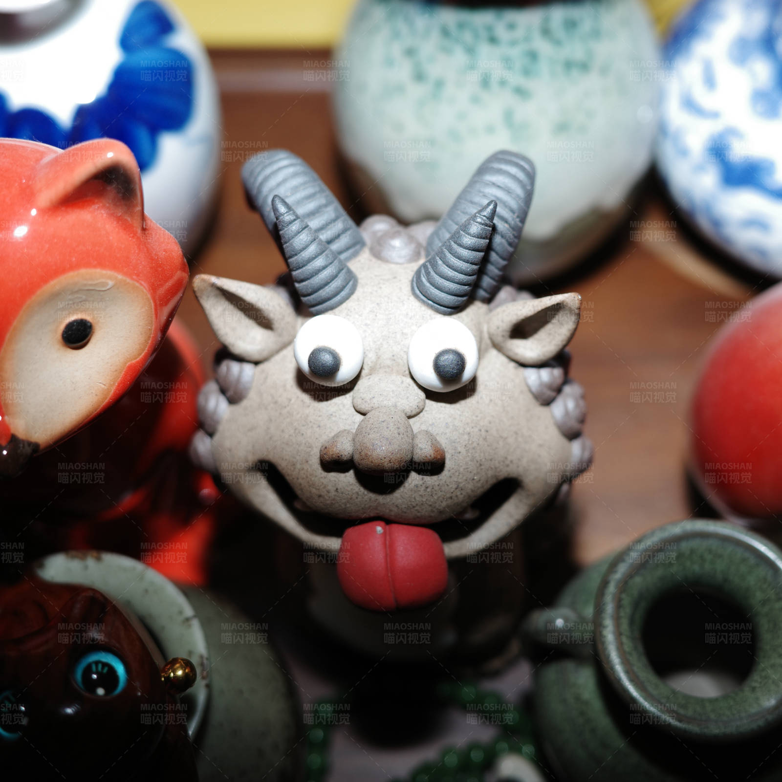 搞笑陶瓷雕像
