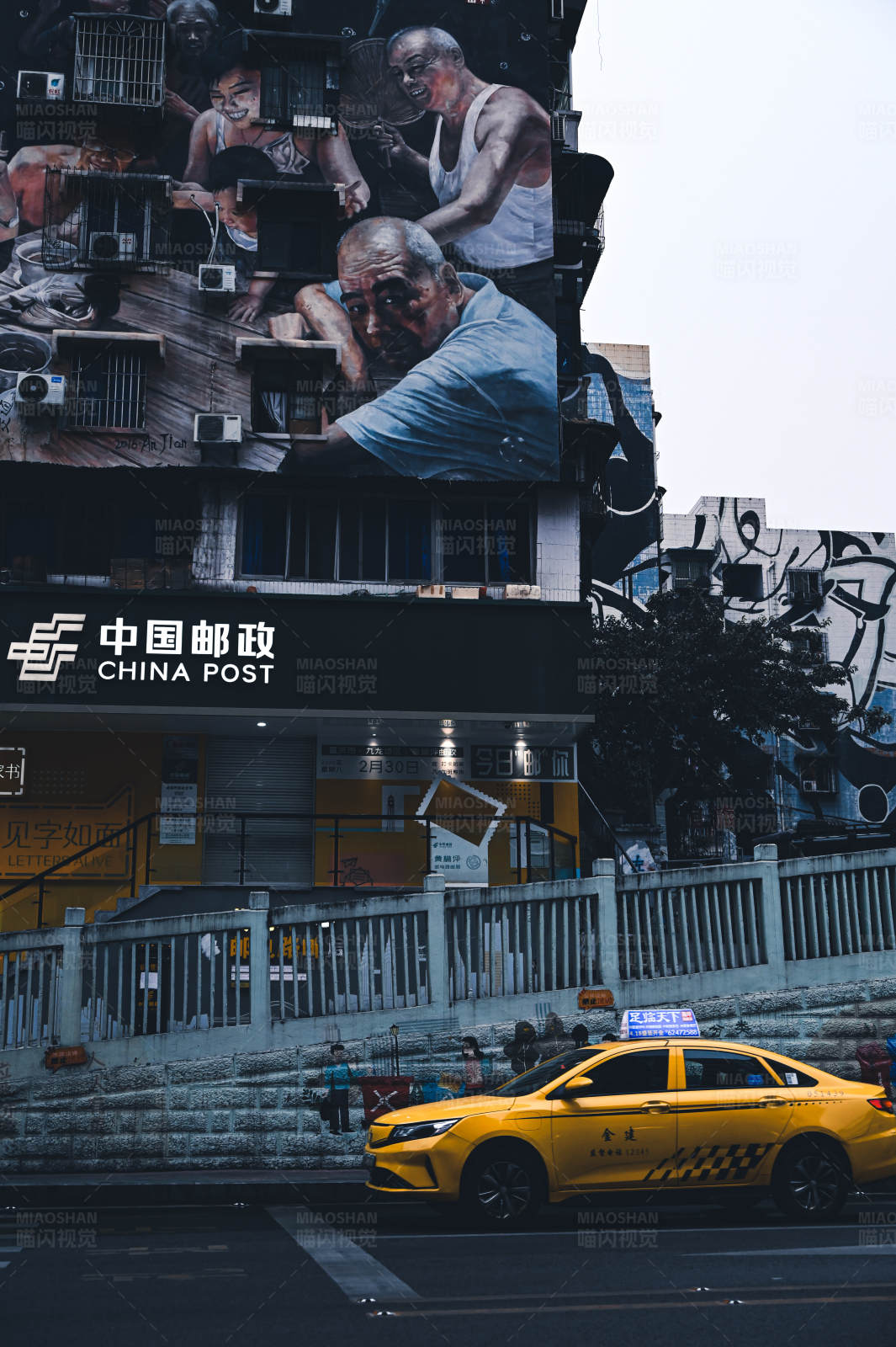 城市壁畫與出租車