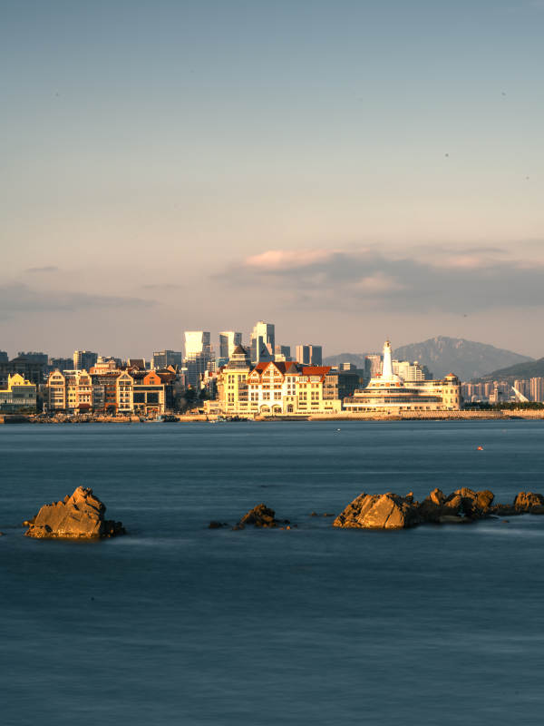 青島海邊城市日落景觀