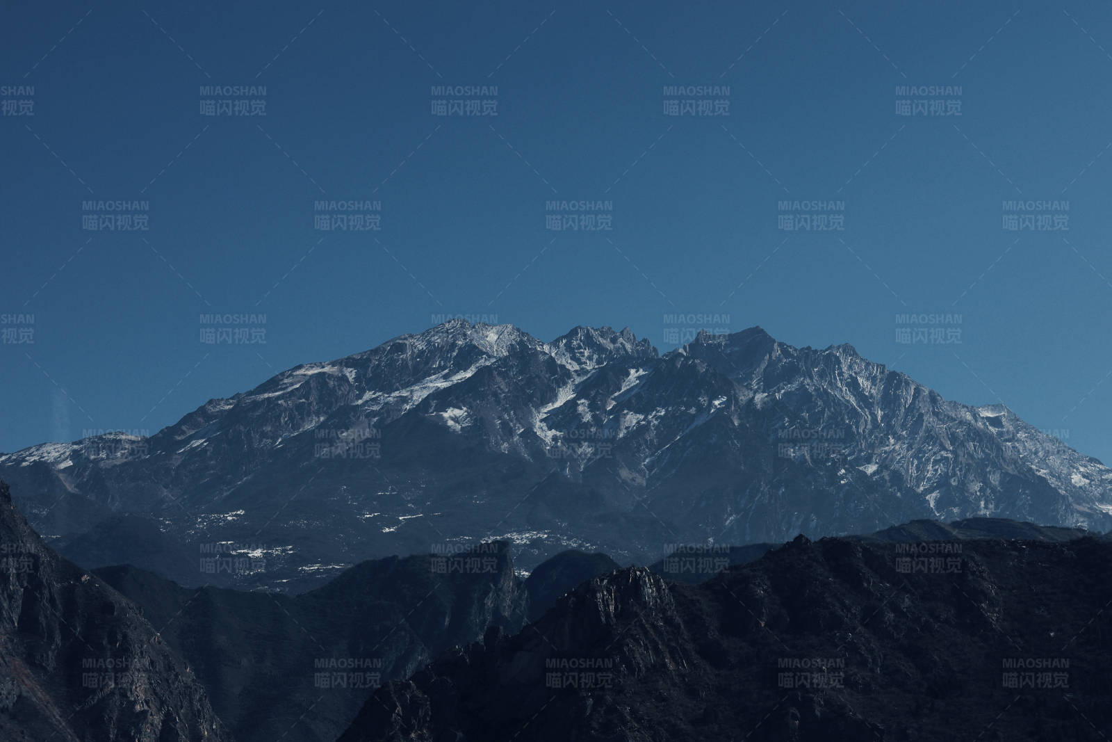 雪山之巔川四