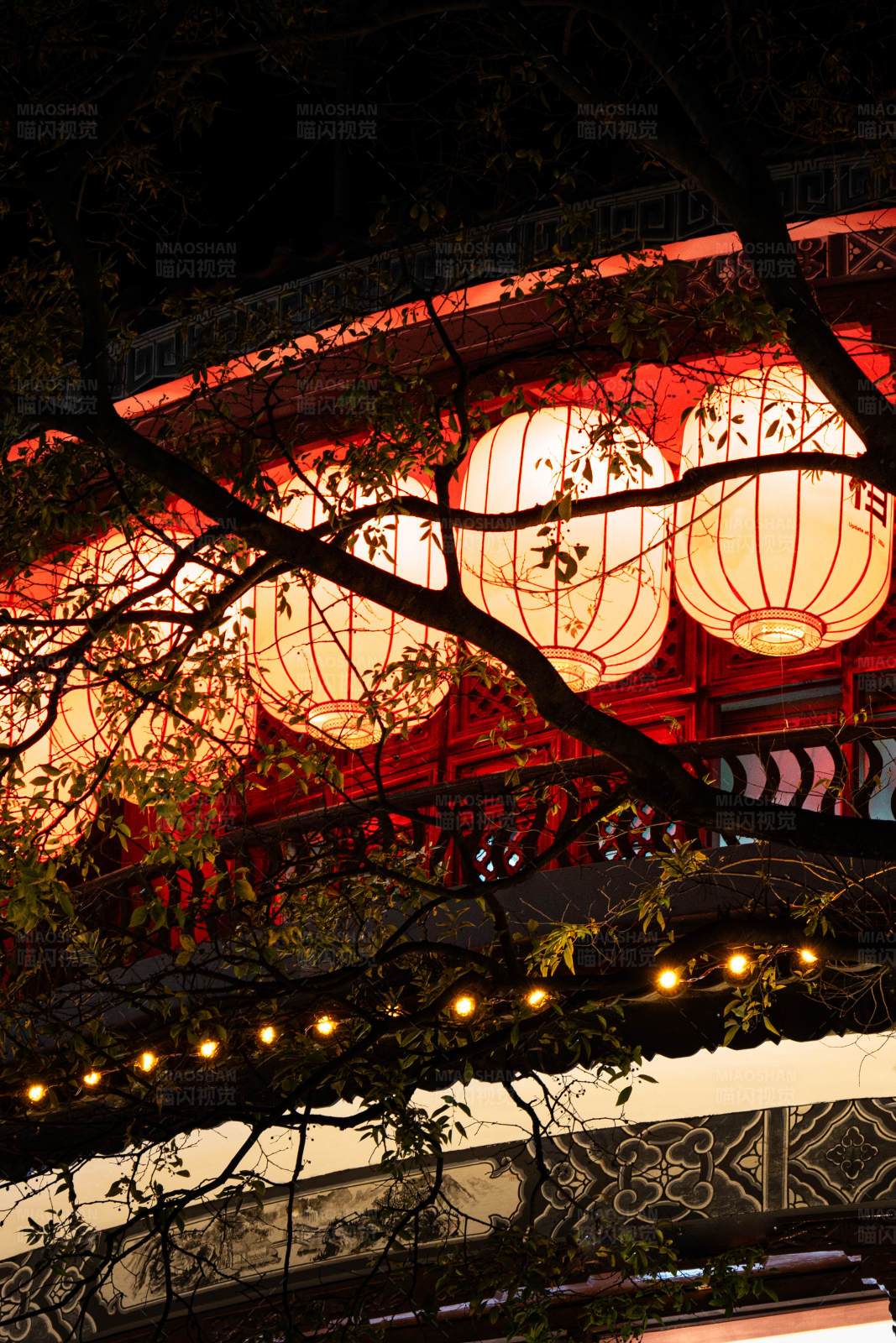 夜幕下的紅燈籠