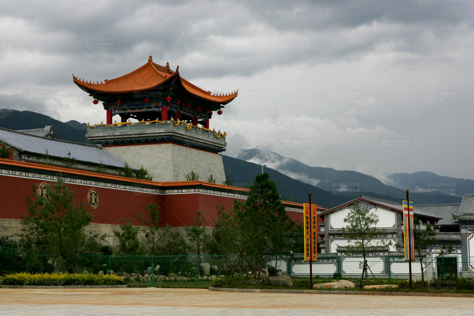 古塔山景 (云南大理)