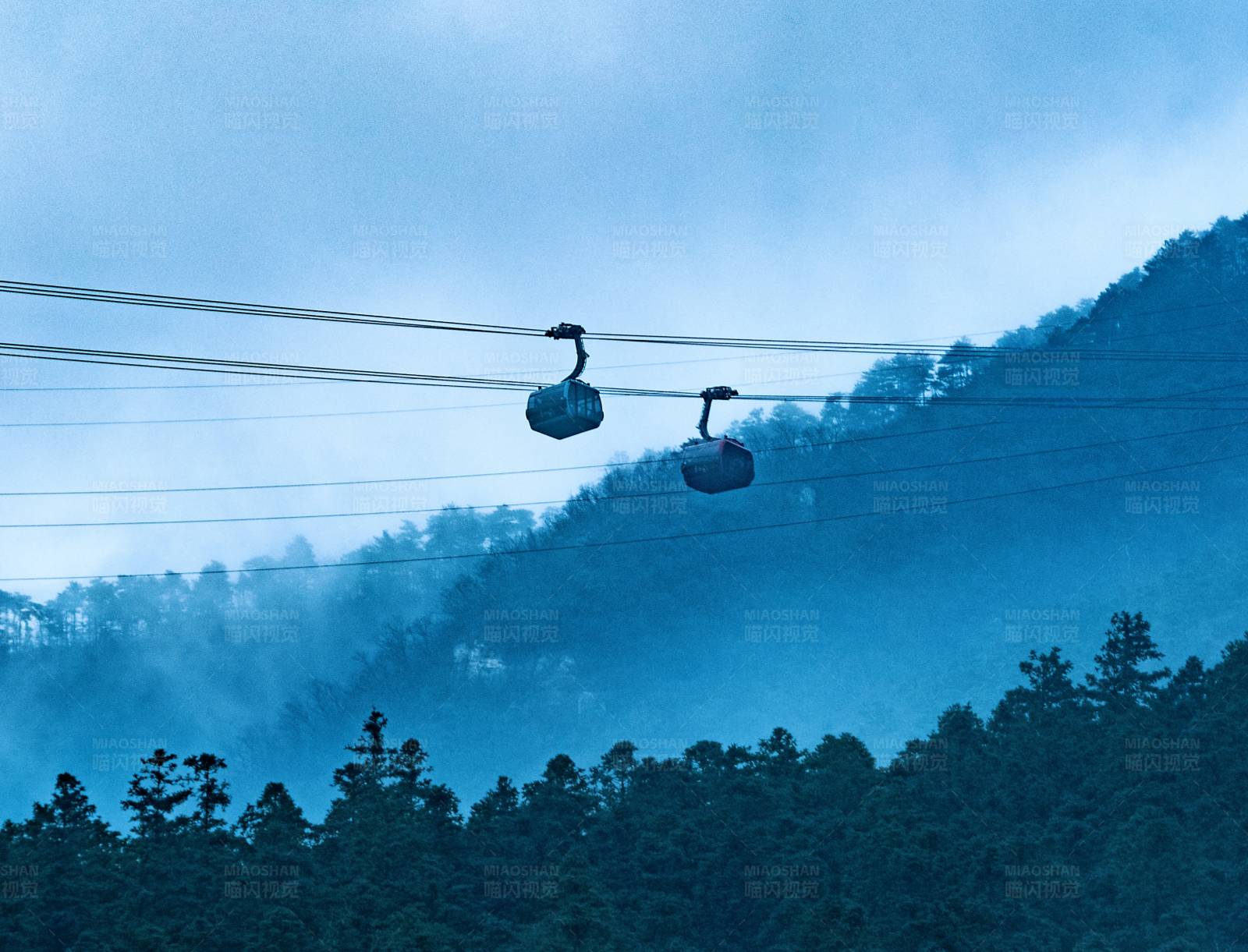 山間索道纜車