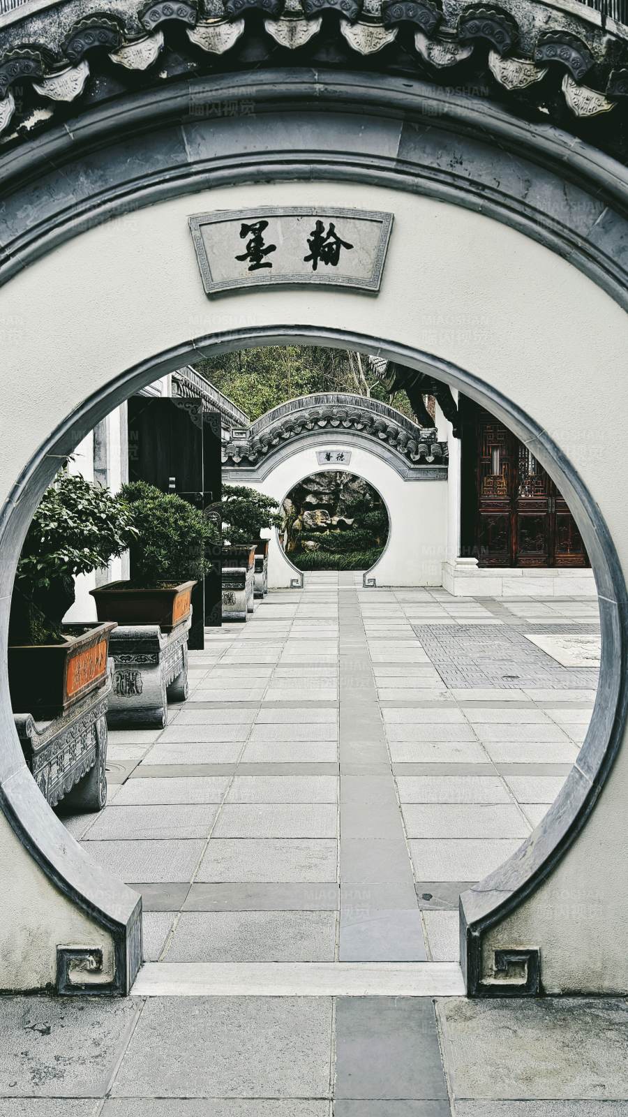 古典園林的圓形門洞