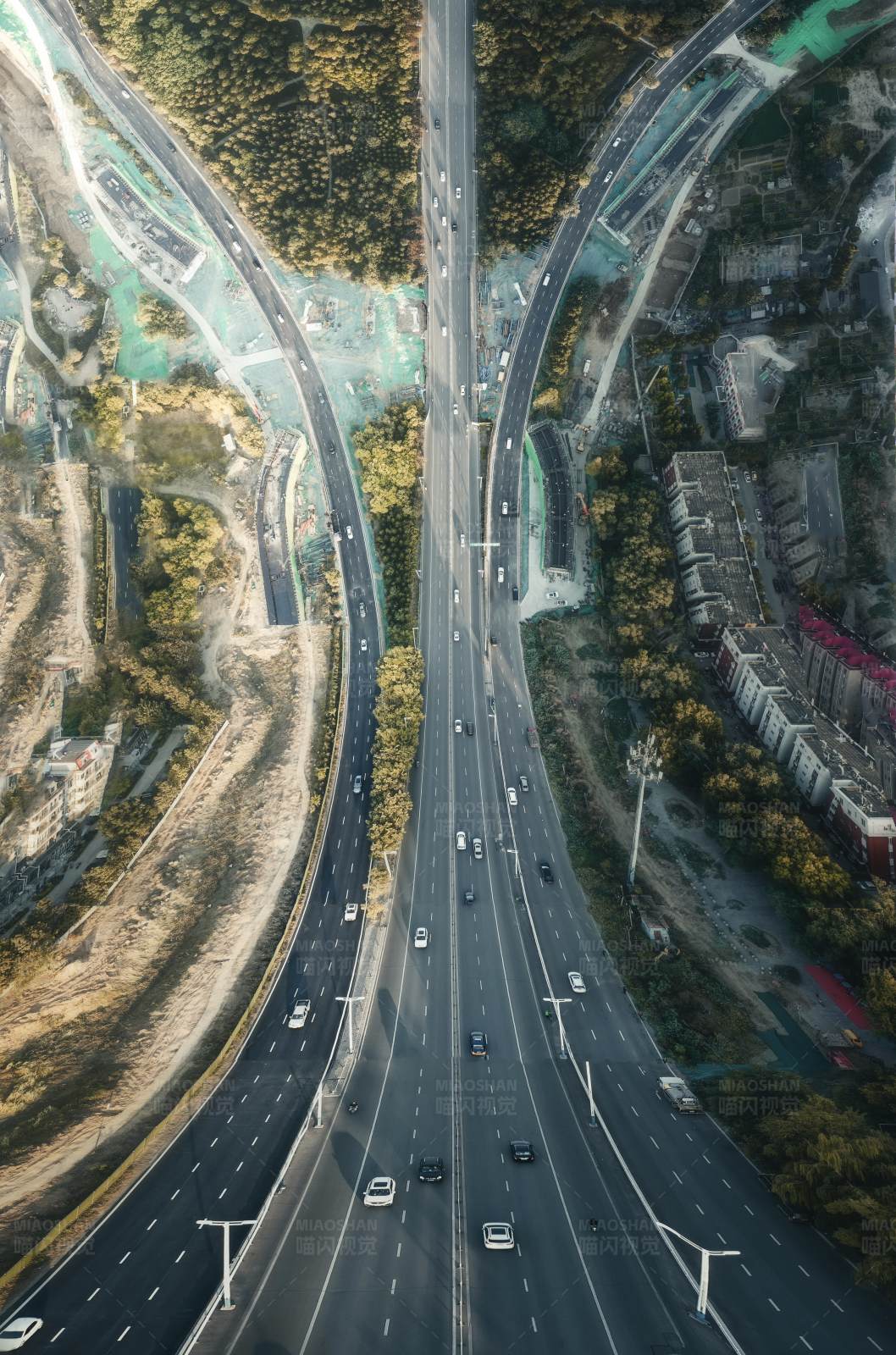 城市高架橋俯瞰圖