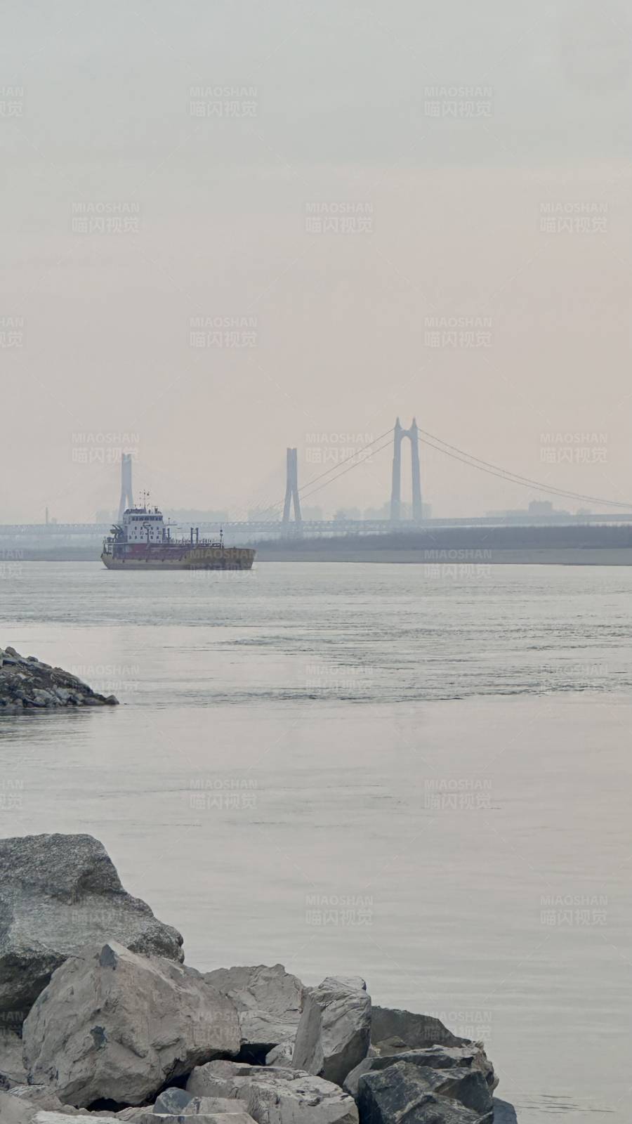 江船過橋