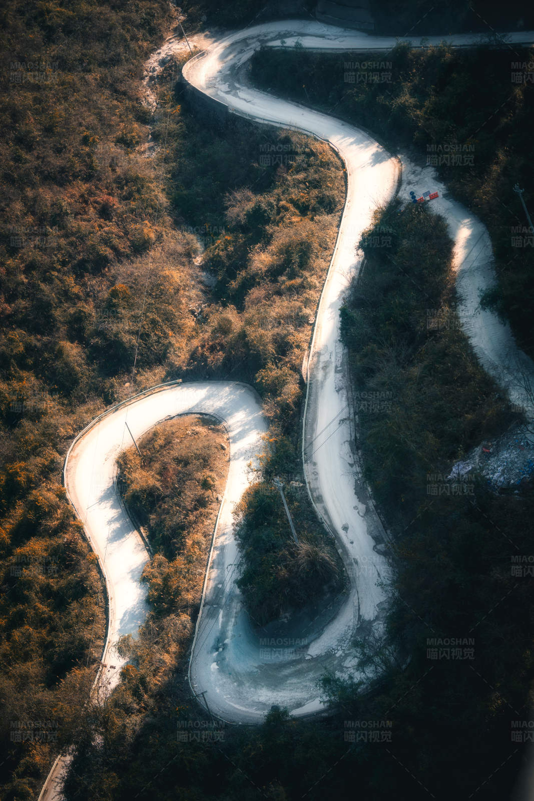 山路十八彎