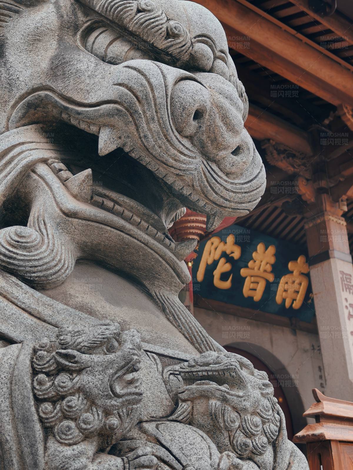 石獅守衛(wèi) 古寺莊嚴