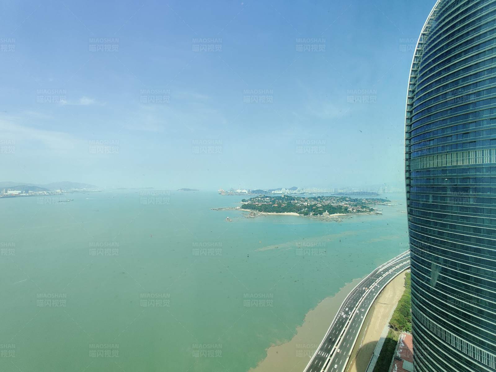 海濱城市天際線