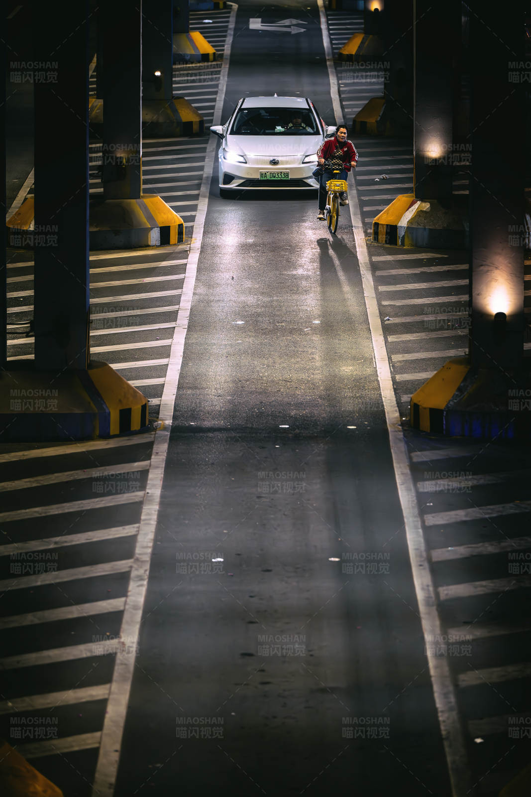 夜行者 單車與車的交錯(cuò)