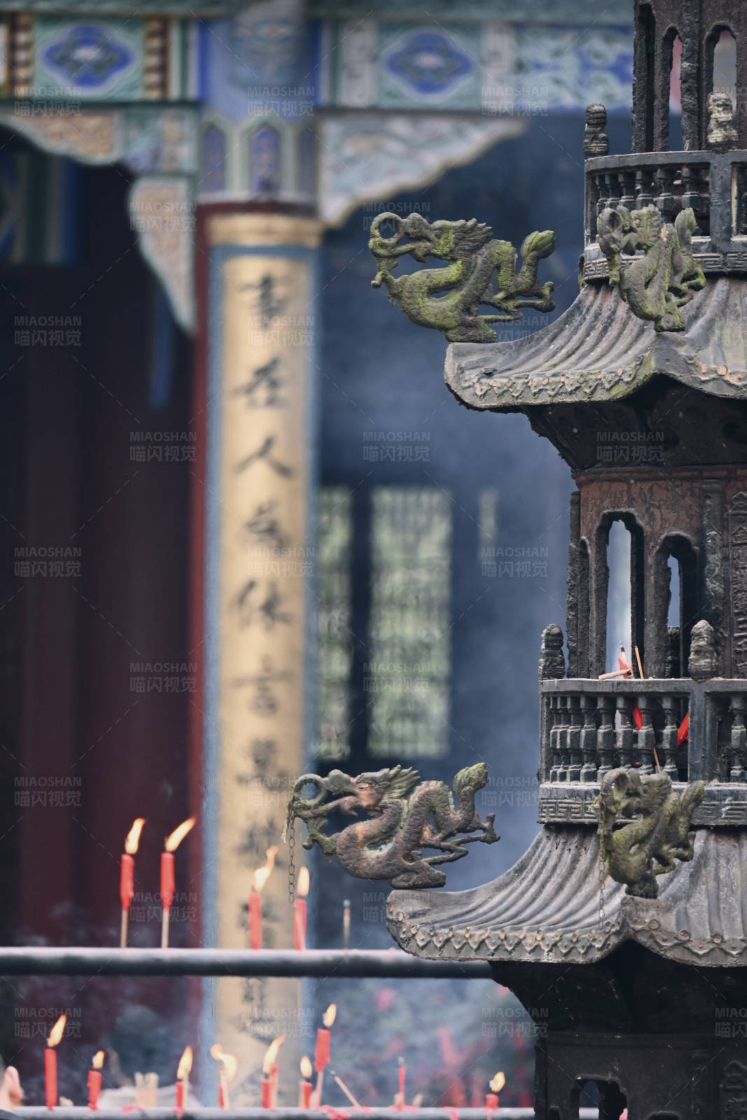 寺廟香火與龍雕