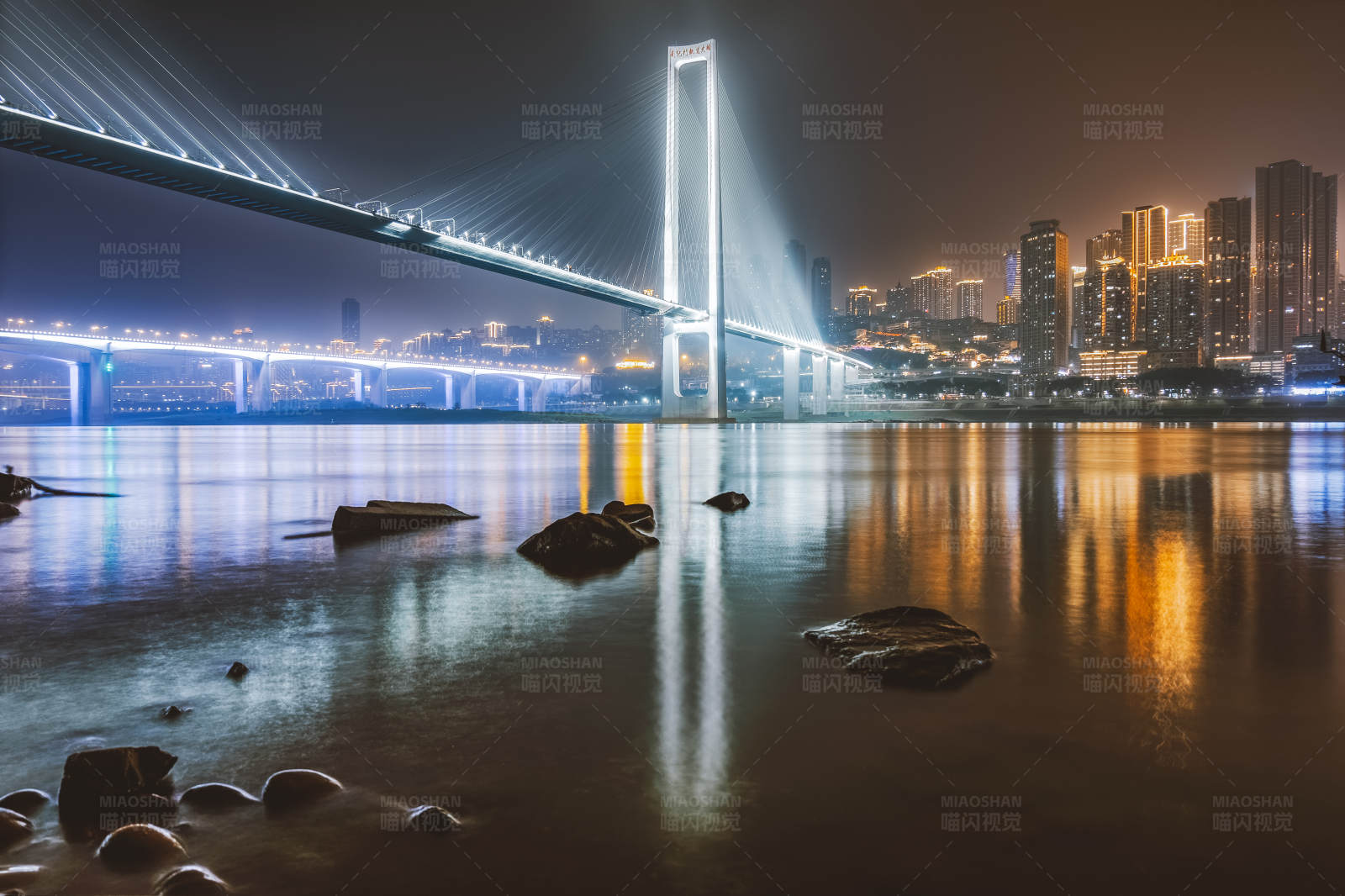 夜色江橋