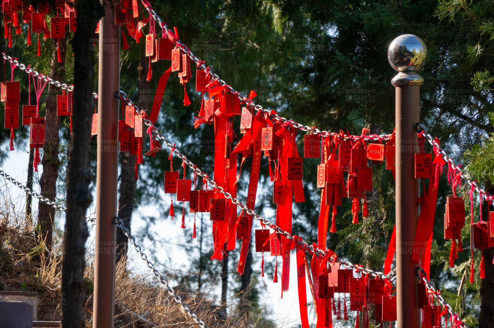 紅絲帶祈福墻
