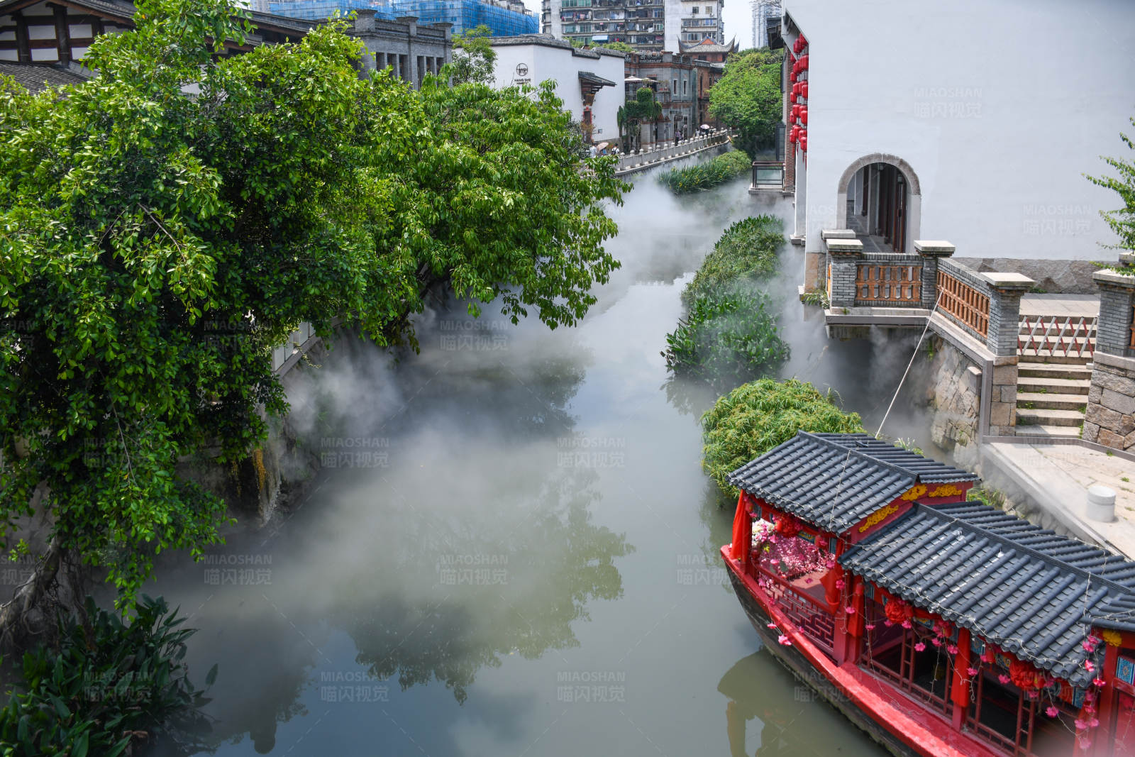 煙雨江南水鄉景