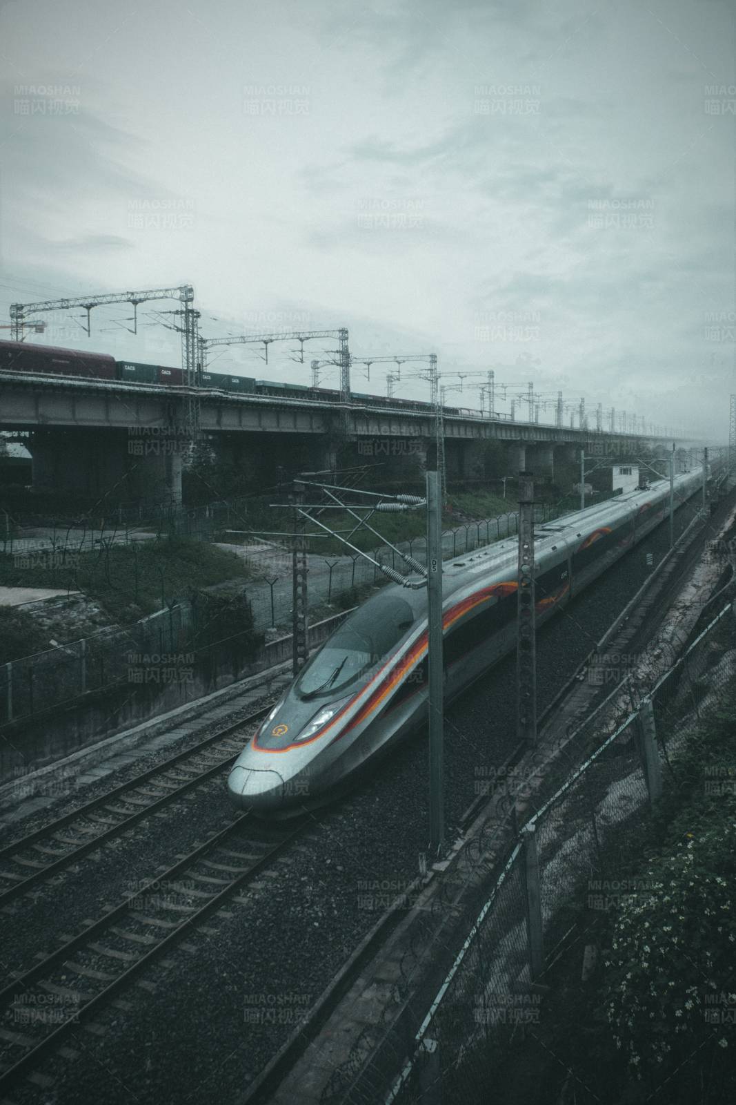 高速列車疾馳