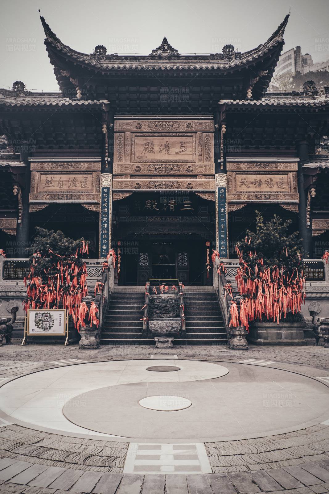 古寺前的太極廣場