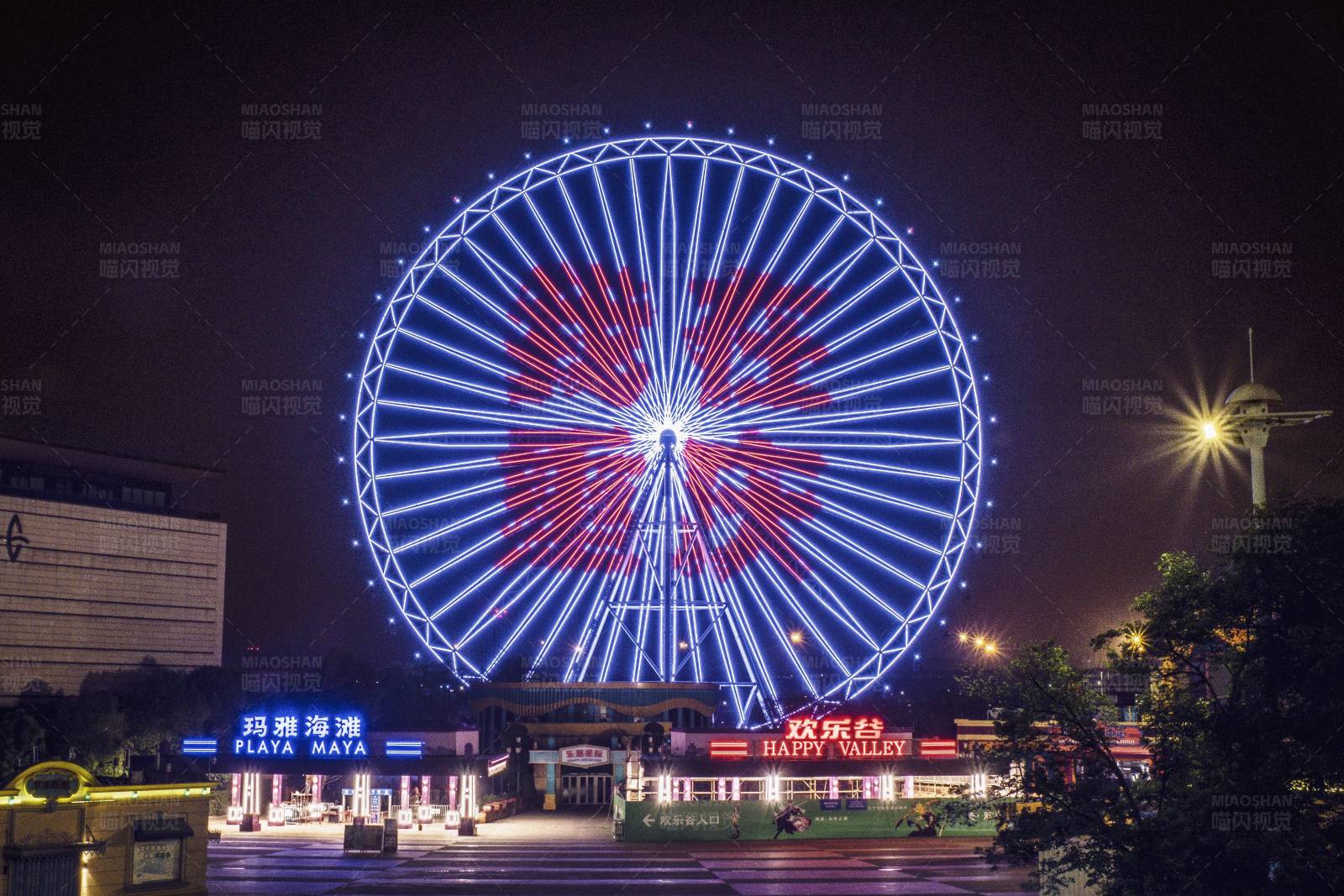 璀璨摩天輪點亮夜空