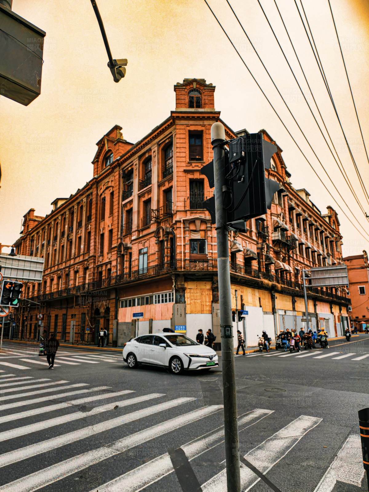 城市街角的歐式建筑