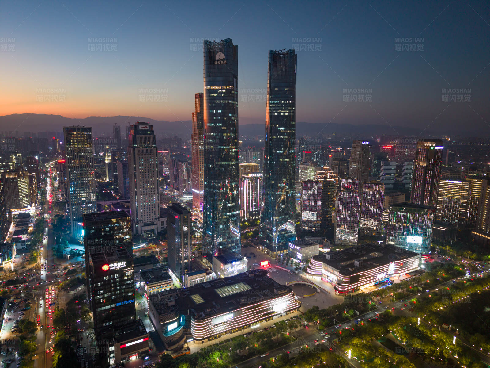 江西南昌雙子塔 城市夜景航拍