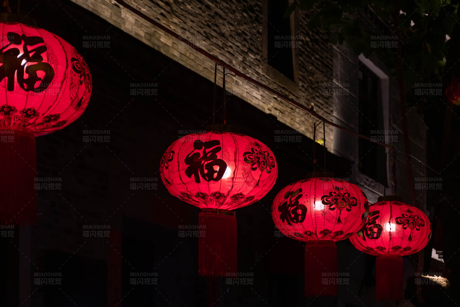 夜幕下的紅燈籠