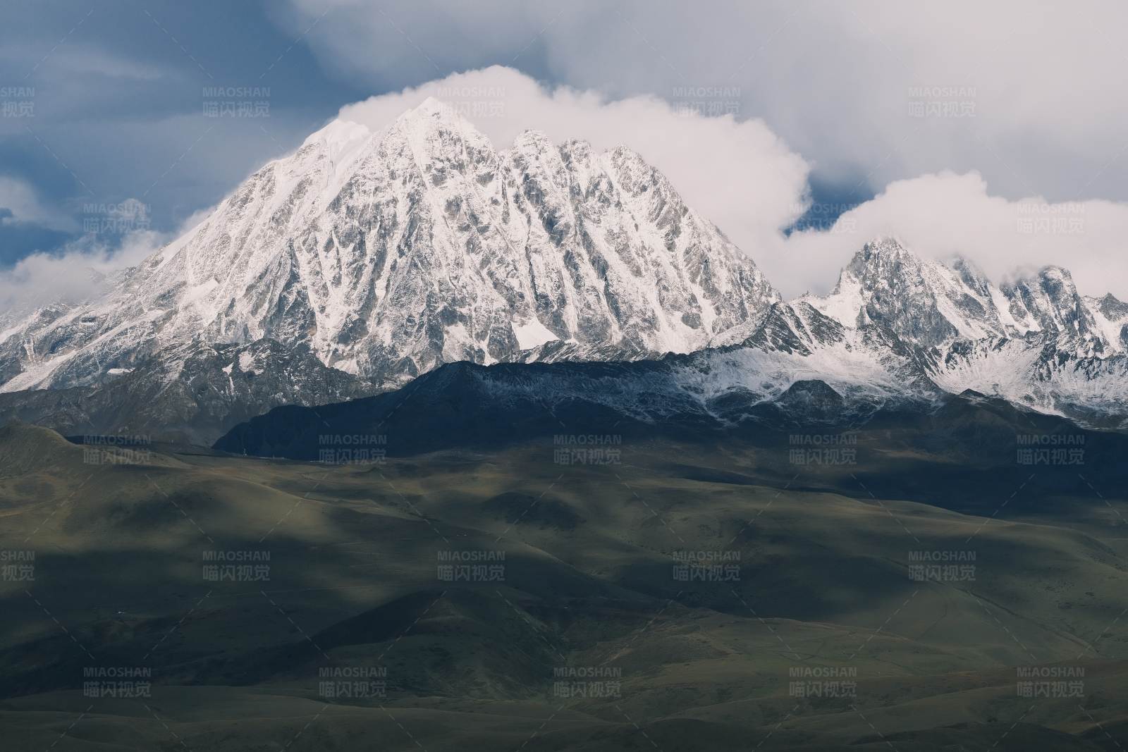川西雅拉雪山