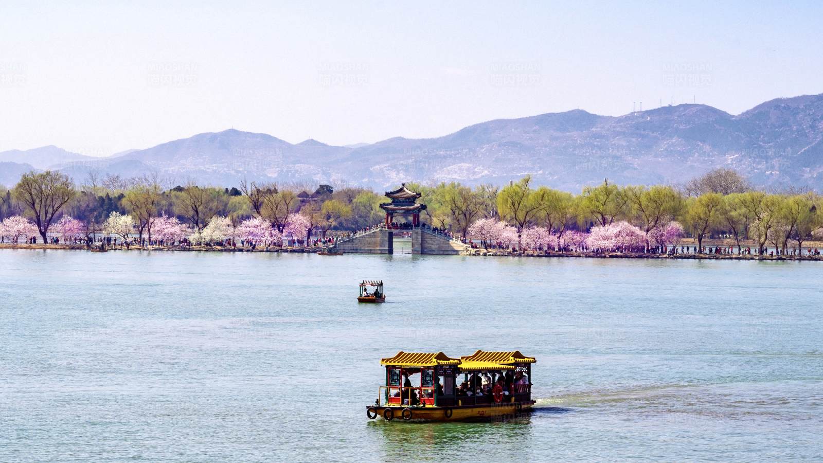 春日湖上游船
