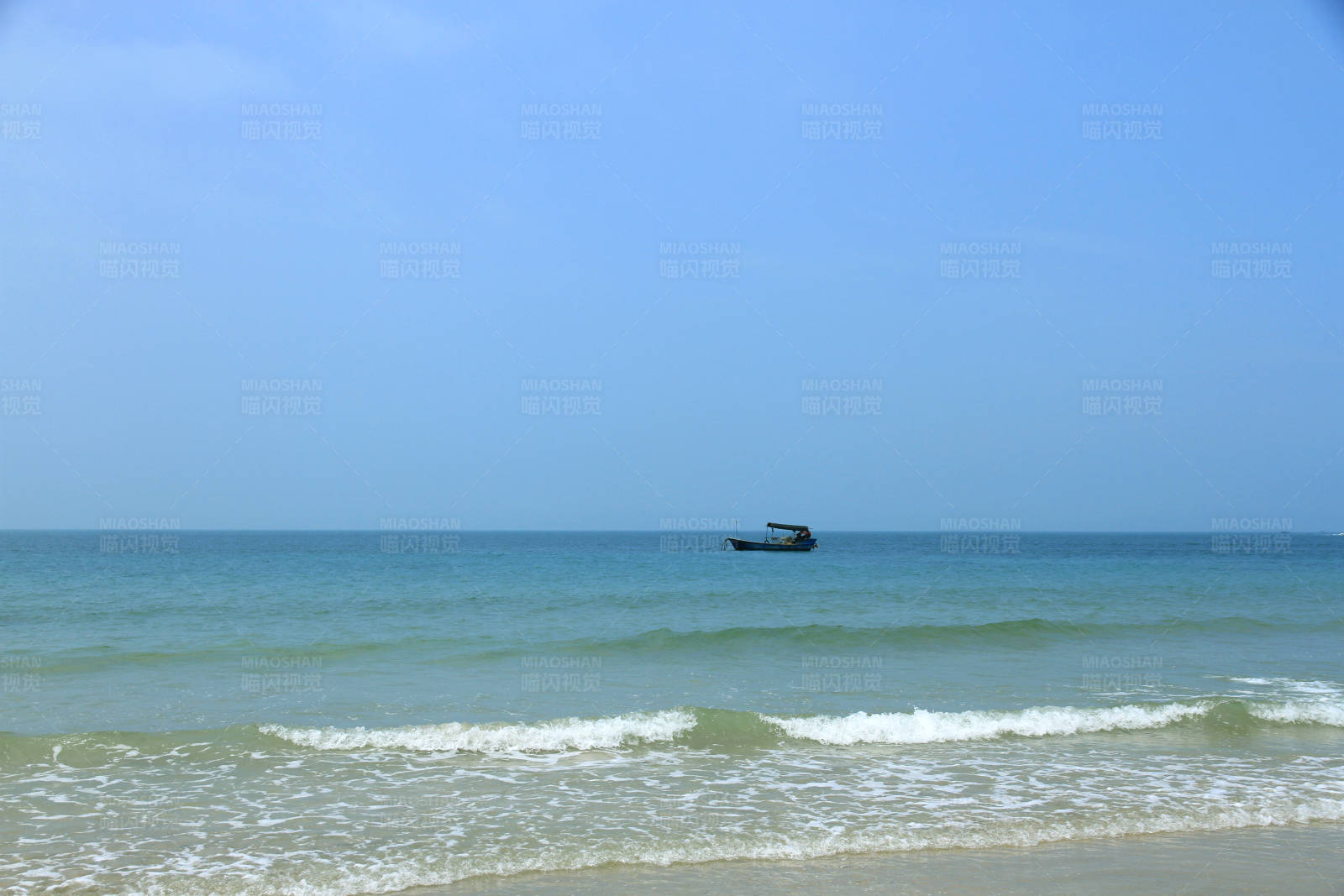 潿洲島海上孤舟