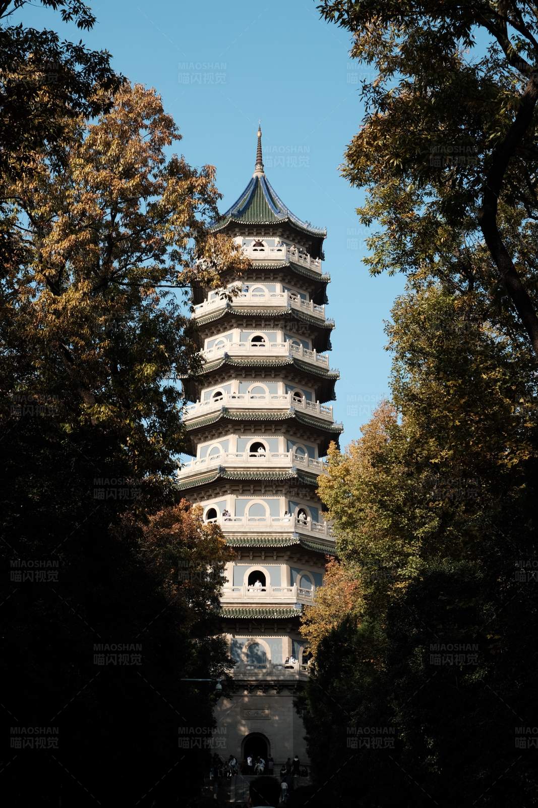 秋日古塔-靈谷寺