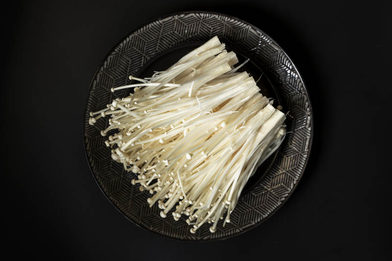 金针菇盘中
