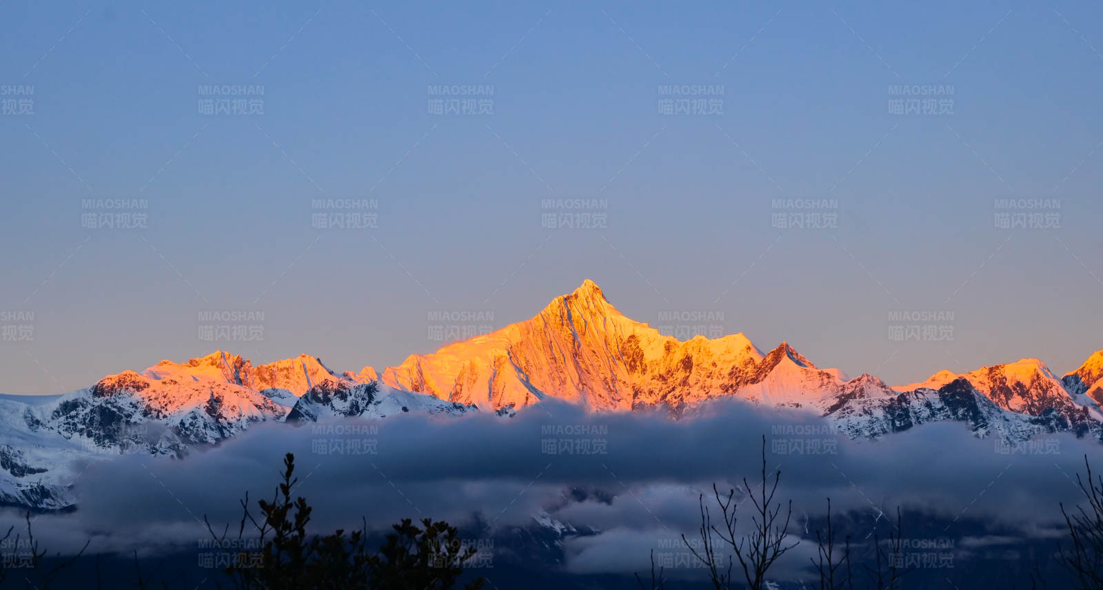 迪慶雪山日出，那雪山上的一抹金色