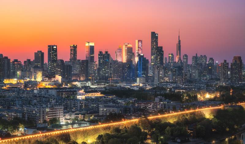 夕陽下的城市天際線