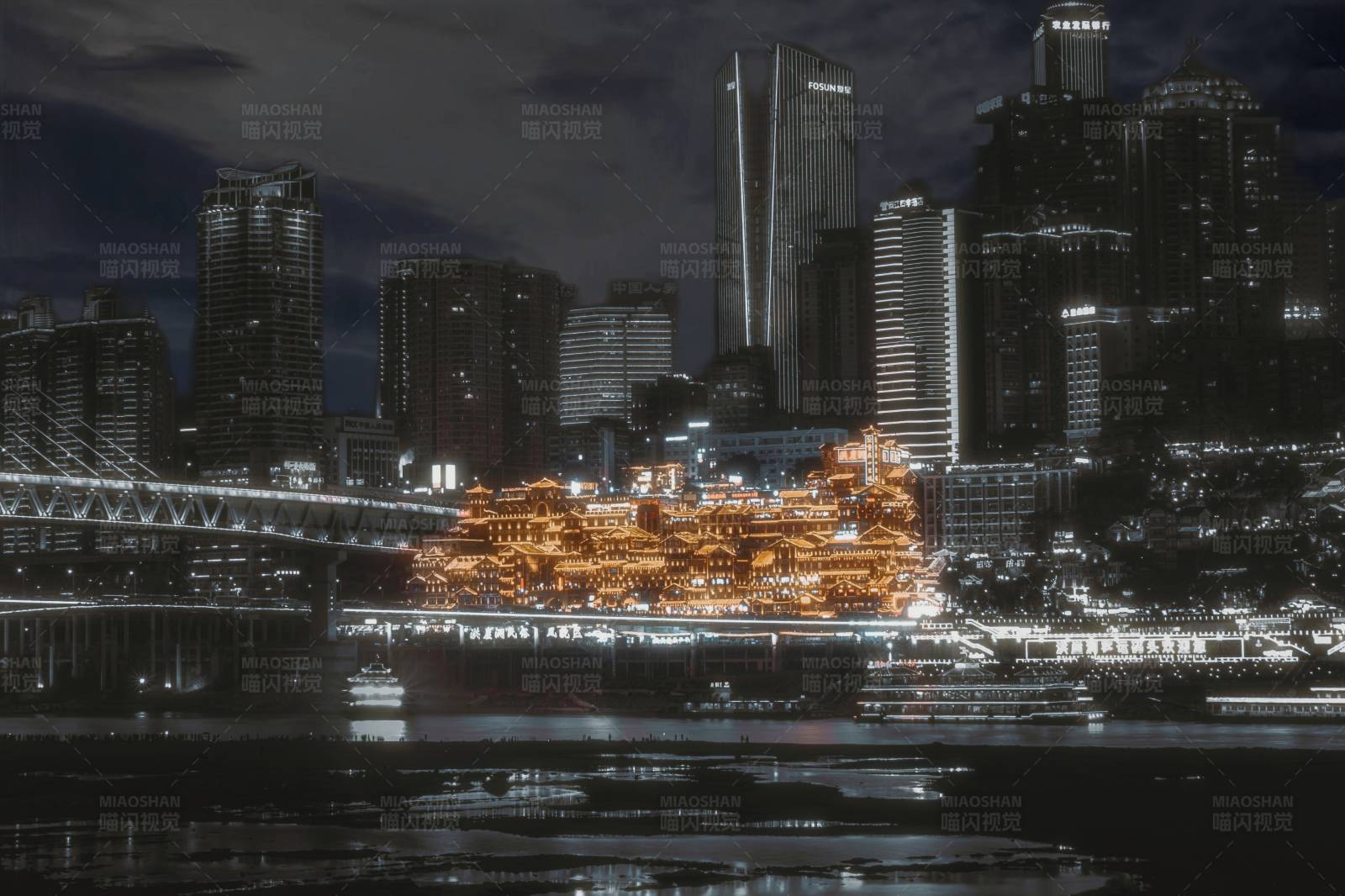 夜色中的城市燈火輝煌