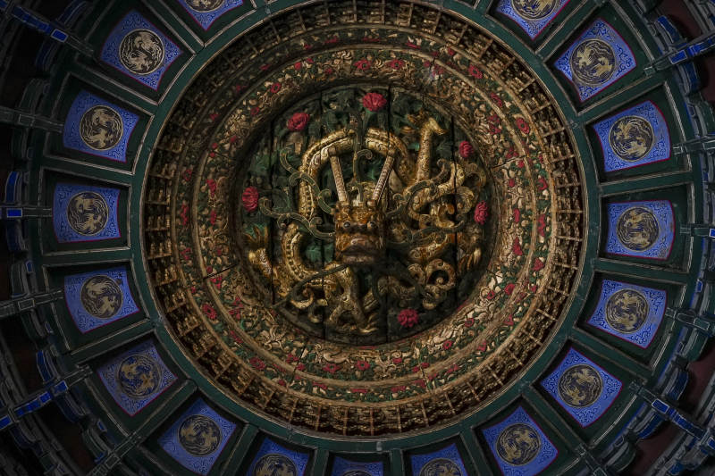 金色龍雕穹頂
