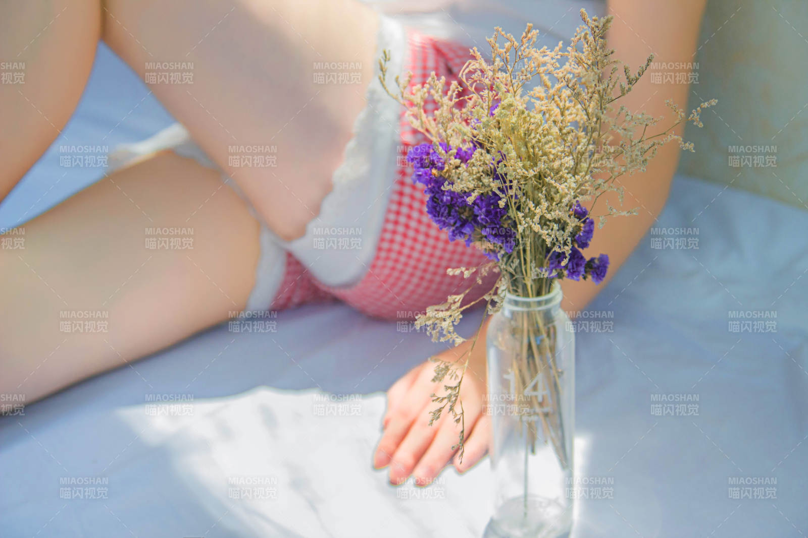 花瓶與美腿