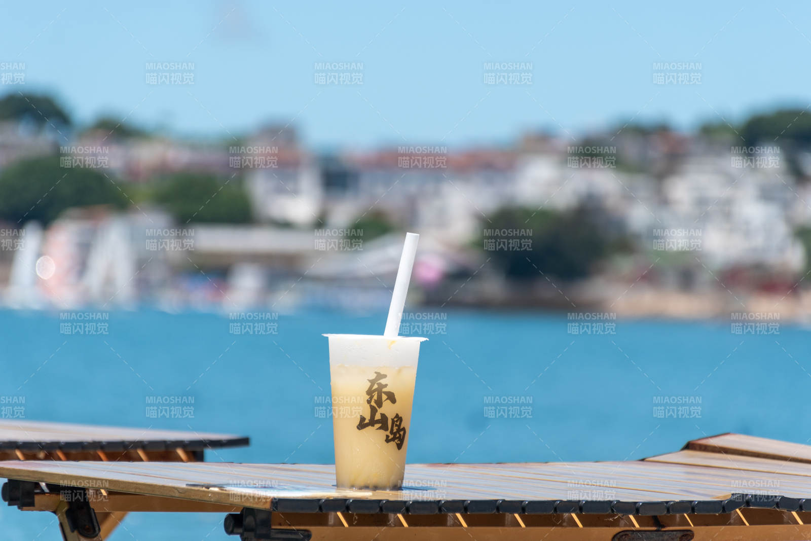 東山島海灘上的奶茶時光