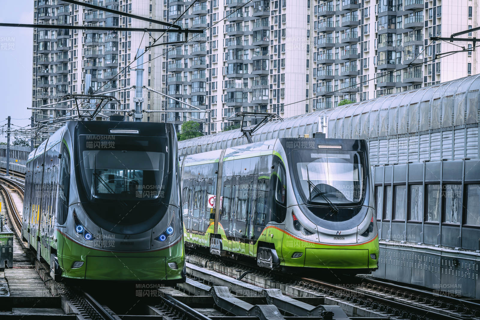 城市輕軌列車交匯
