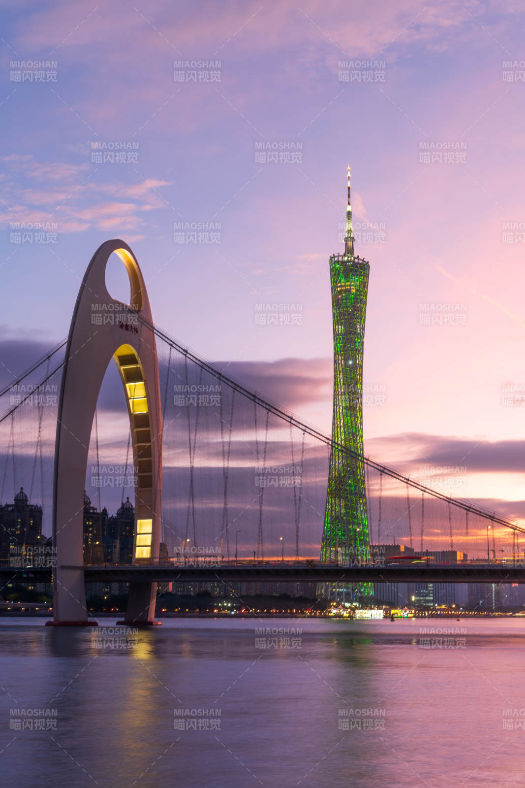廣州塔與海心橋夜景