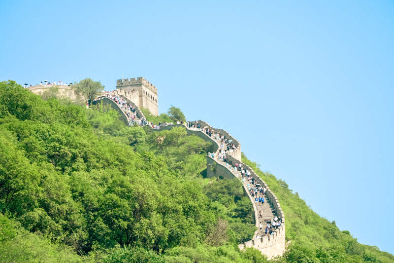 长城蜿蜒山间