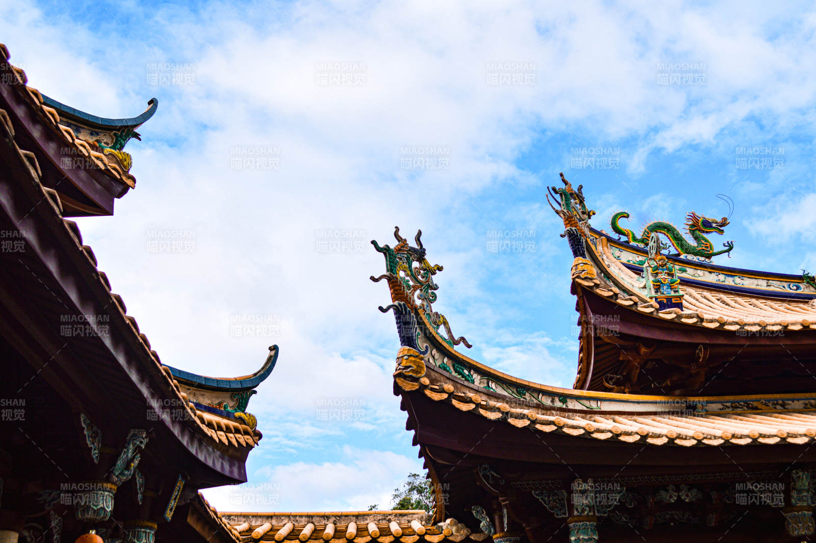 古建筑屋頂?shù)木浪囆g(shù)