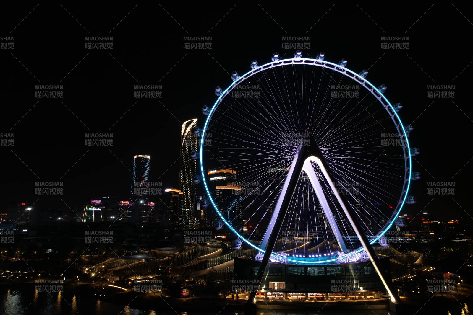 夜色中的摩天輪